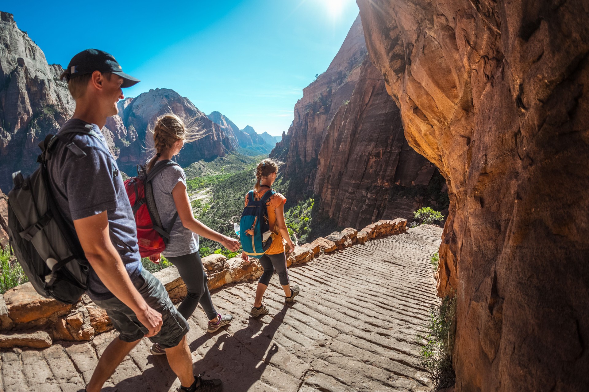 Paisaje natural de Zion National Park en tour de verano en español desde Las Vegas